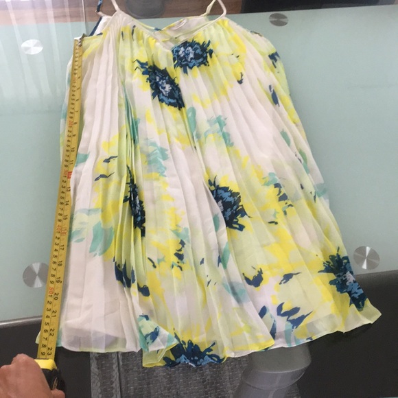 GUESS summer bloom pleated dress - Picture 4 of 6